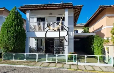 Oportunidade de morar pertinho da praia! em condomínio fechado!
