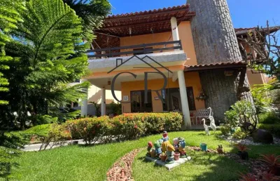 Belíssima casa em condomínio clube, pronta para morar, com piscina privativa e energia solar!