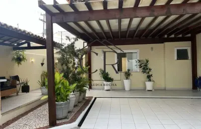Maravilhosa casa em condomínio fechado ao lado de vilas do atlântico!