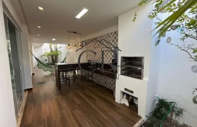 Arquitetura super moderna, 4 suítes em condomínio fechado com portaria 24h!!