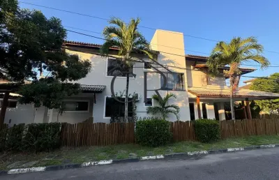 Impecável casa em condomínio fechado, pronta para morar!!