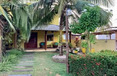 Maravilhosa casa com bastante área verde, venha conferir!!!