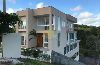 Imóvel super amplo, em ótimo condomínio com infraestrutura excelente, confira já !!!