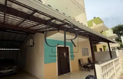 Triplex com 4/4 próximo a praia de ipitanga, condomínio fechado!