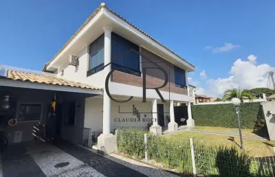 Linda casa em condomínio fechado na priscila dutra, pronta para morar!