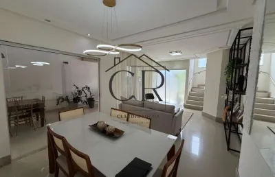 Excelente casa duplex em buraquinho, com 4 suítes! condomínio com energia solar!