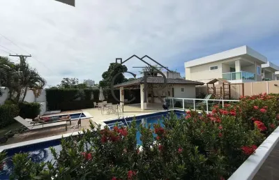 Excelente casa em condomínio fechado, pronta para morar!