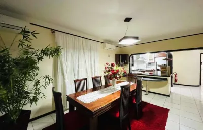 Apartamento totalmente mobiliado com 208m² e 3 suítes para locação por r$4.500,00 + taxas