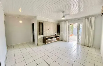 Casa para locação no bairro boehmerwald por r$2.300,00 + taxas