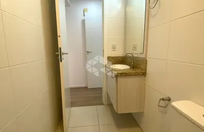 Amplo e bem localizado, este excelente apartamento de 2 dormitórios, sendo 1 suíte, conta com 103 m² de área total e oferece conforto e praticidade em cada detalhe.