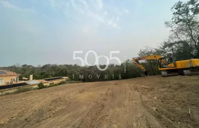 Excelente terreno à venda no condomínio fazenda vila real com 3020m2 de área útil, em declive, com fundo para uma das áreas verdes do condomínio.
