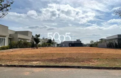 Excelente terreno com ótima topografia e localização no condomínio plaza athenee.