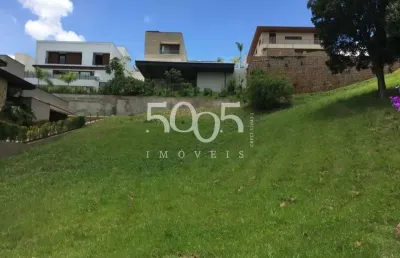 Oportunidade de terreno à venda para fazer seu projeto de sonho em área de 1000m² e muito bem localizado no condomínio.