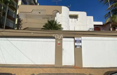 Casa à venda com fins comerciais ou residencial  no centro da cidade, com 312m² de área construída
