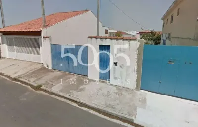 Terreno com 210m2 de área total à venda no bairro liberdade com leve declive. 7 metros de frente com 30 metros de fundo e com vizinho formados, em rua