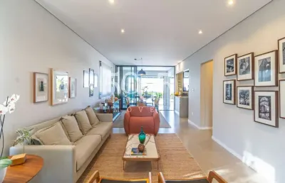 Casa semi- mobiliada à venda no condomínio saint paul com 270m² de área construída e 360m² de área total.