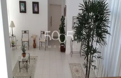 Casa à venda no condomínio campos de santo antônio em itu com 462m2 de construção e 890m2 de terreno.