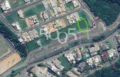 Terreno comercial com 12m de frente e 31m de comprimento (395m2), vagas de estacionamento, localização ótima, perto a condomínios de alto padrão