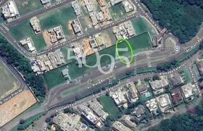 Terreno comercial com 12m de frente e 30m de comprimento (360m2), vagas de estacionamento, localização ótima, perto a condomínios de alto padrão
