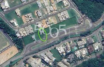 Terreno comercial com 12m de frente e 30m de comprimento (360m2), vagas de estacionamento, localização ótima, perto a condomínios de alto padrão