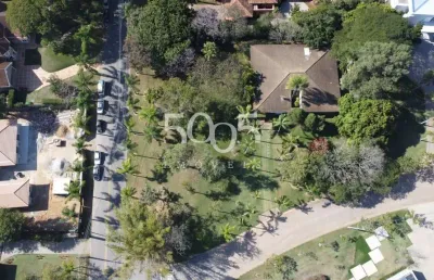 Casa à venda no cond. fazenda vila real, com 3.270m², perfeita para retrofit