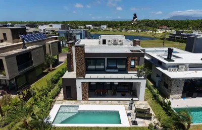 Casa em condomínio fechado com 4 quartos à venda na paraguassu, 1570, capão novo, capão da canoa por r$ 3.960.000
