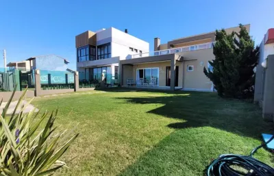 Casa com 6 quartos à venda na avenida beira mar, 1141, rainha do mar, xangri-lá por r$ 1.500.000