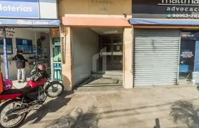 Apartamento com 2 quartos para alugar no Bom Jesus, Porto Alegre 