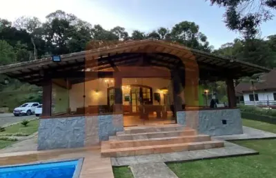 Casa chalé em cantão suíço brasileiro, nova friburgo / rj