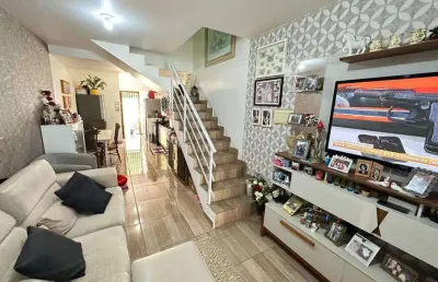 Ótima casa estilo sobrado. região livre de alagamento. para | areias, camboriú, santa catarina