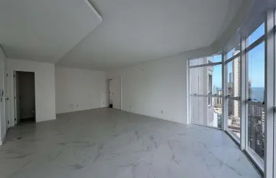 Apartamento localizado no centro de balneário camboriú e acerca de 450m da praia. para | centro, balneário camboriú, santa catarina