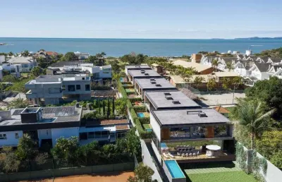 Casa em condomínio fechado, próximo ao mar, praia do estaleirinho-sc para | praia do estaleiro, balneário camboriú, santa catarina