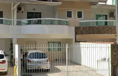 Casa com 3 quartos à venda na Rua Paris, Santa Regina, Camboriú