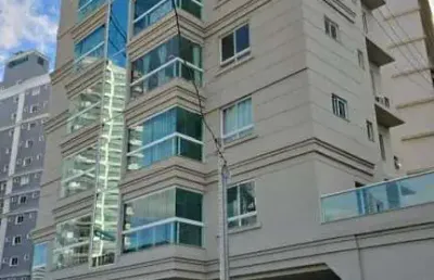 Conforto, elegância e localização privilegiada no ed. cádiz