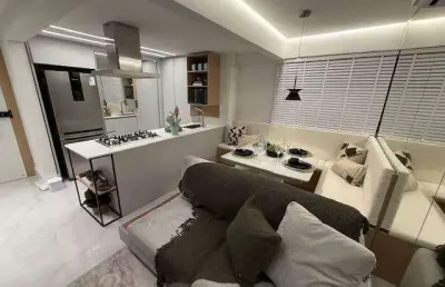 Apartamento com 2 dormitórios em prédio frente mar em balneário camboriú.
