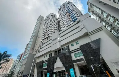 Apartamento com vista para o mar no residencial e comercial edifício atlântico shopping center. para | centro, balneário camboriú, santa catarina