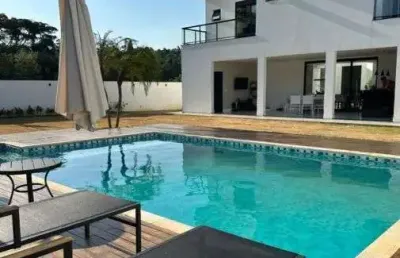 Vende-se sobrado de alto padrão no condomínio terras da alvorada