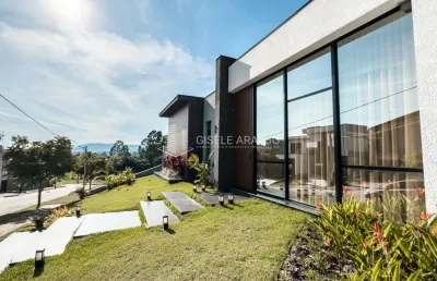 Casa de alto padrão no condomínio terras da alvorada