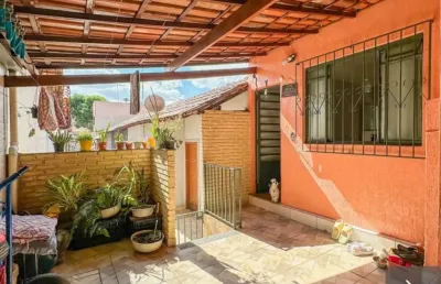Casa muito aconchegante, com 2 dormitórios, b. copacabana.  ótimo preço.