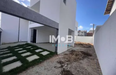 Casa excelente com 4 suítes, pé direito duplo e fino acabamento