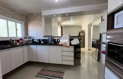 Apartamento mobiliado e totalmente reformado – 2 dormitórios com sacada