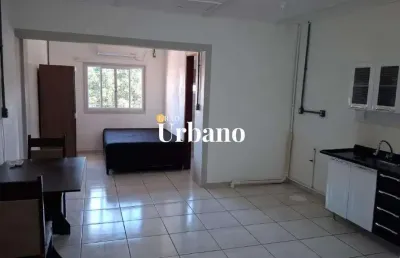 Kitnet mobiliada no marechal rondon – com vaga de garagem