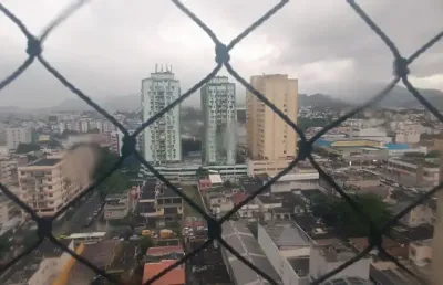 Vendo apartamento de 2 quartos, andar alto no centro da taquara