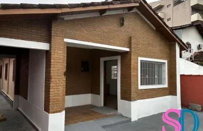 Casa com 2 dormitórios, para locação, no centro de ubatuba - sp