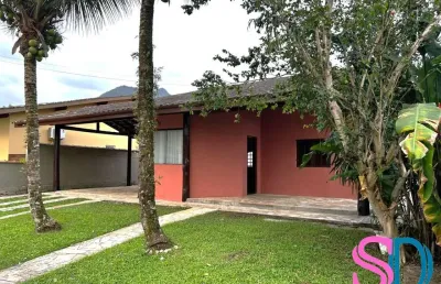Casa com 3 dormitórios e piscina, para venda, dentro de loteamento fechado, em ubatuba - sp
