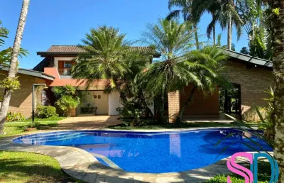 Belíssima casa em condomínio fechado na praia do lazaro - ubatuba - sp