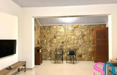 Ótima casa, com 3 dormitórios, para locação, na região central de ubatuba - sp