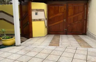 Belíssimo sobrado à venda com 06 dormitórios no centro de ubatuba - sp