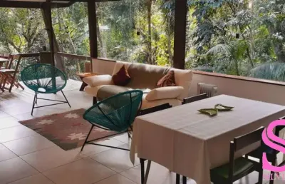 Aconchegante casa em estilo rústico, com 3 dormitórios, para venda ou locação, na praia do prumurim, em ubatuba sp