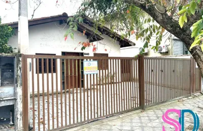 Casa com 5 dormitórios, para locação definitiva, no centro de ubatuba - sp